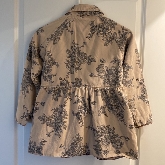 Girls Peak coat. - Picture 3 of 4